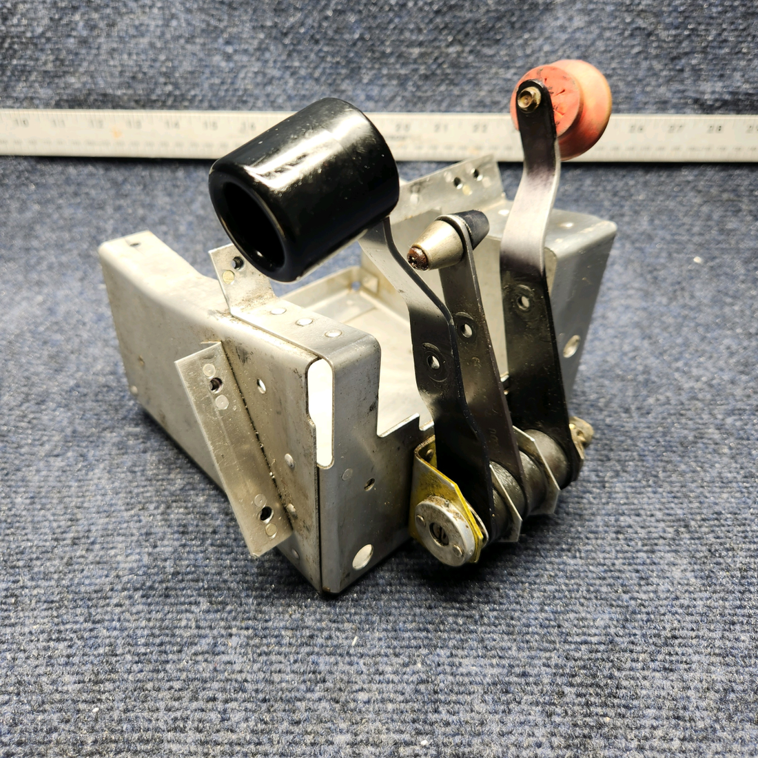 Used aircraft parts for sale, 169-940017-5 Beechcraft C23 SUNDOWNER ENGINE CONTROL QUADRANT