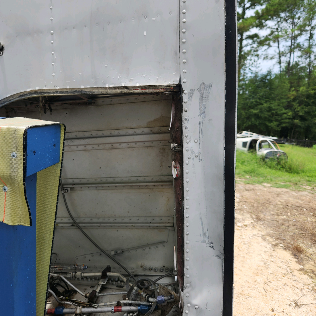 Used aircraft parts for sale, 96-110005-609 BEECHCRAFT 95-55B LH WING ASSY-"SEE PHOTOS FOR DETAIL" - SOLD COMPLETE OR PARTS OF WING.