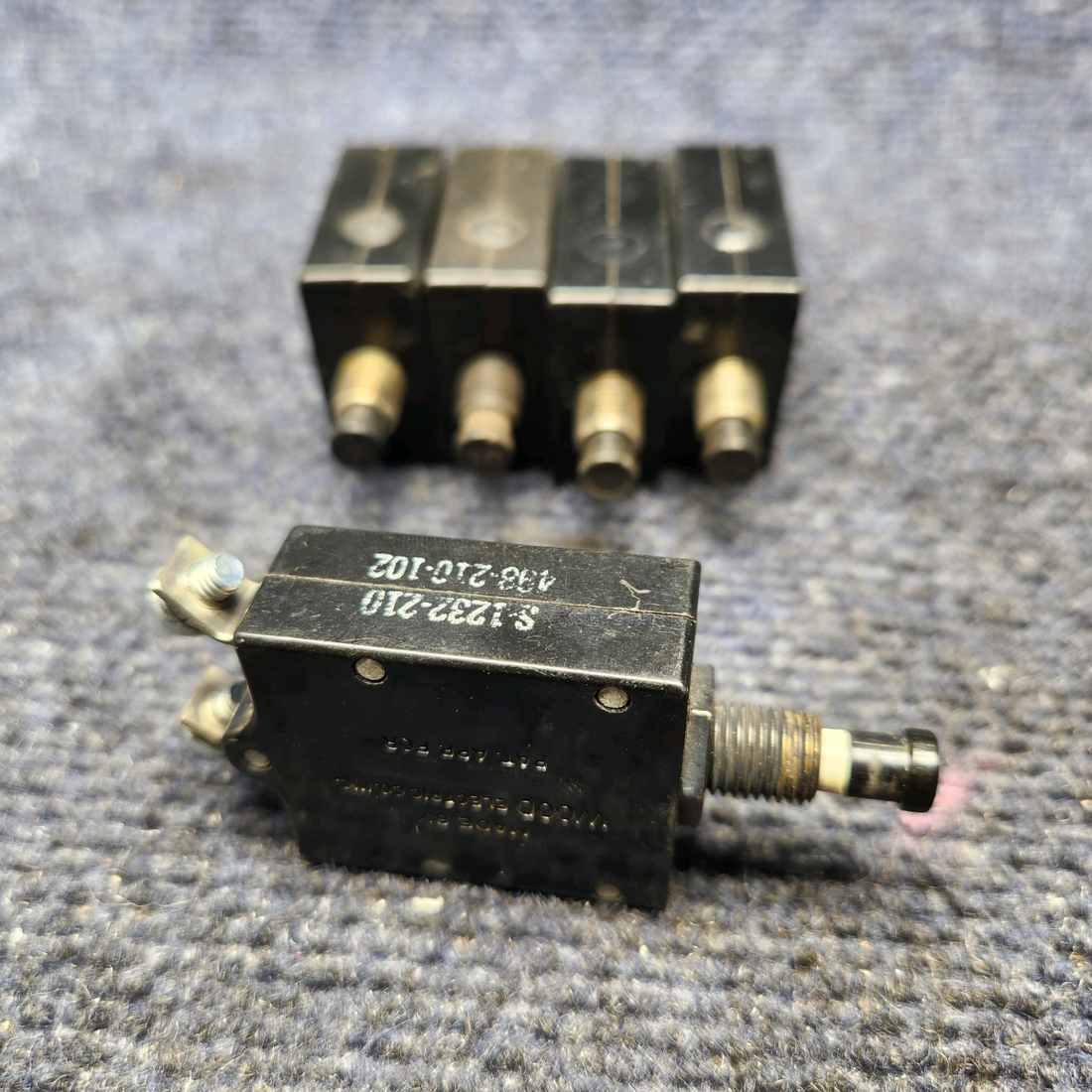 Used aircraft parts for sale, S1232-210 Wood Electric PUSH TO RESET CIRCUIT BREAKER 10A "PRICE PER EACH"