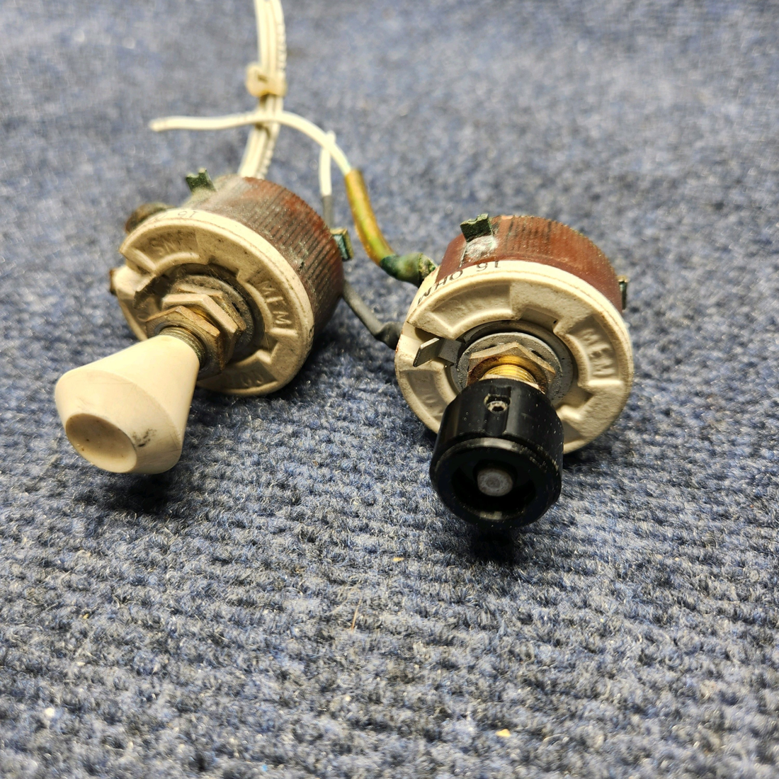 Used aircraft parts for sale, 1D1-763 Beechcraft C23 SUNDOWNER RHEOSTAT OVERHEAD LIGHT DIMMING 160 OHM "PRICE PER EACH"