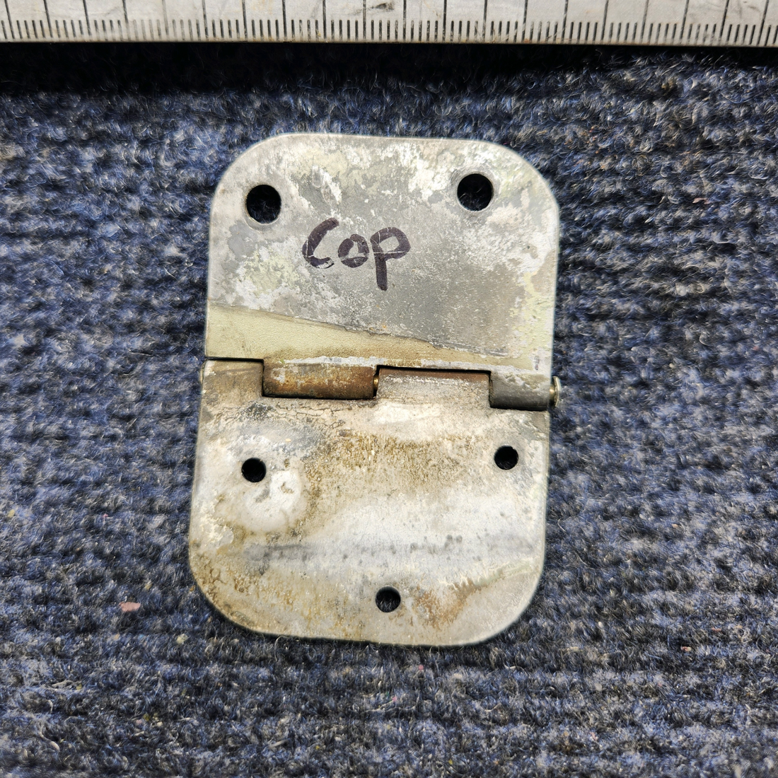 Used aircraft parts for sale, 0511280-4 CESSNA 172K LOWER CABIN DOOR FORWARD & AFT HINGE RH