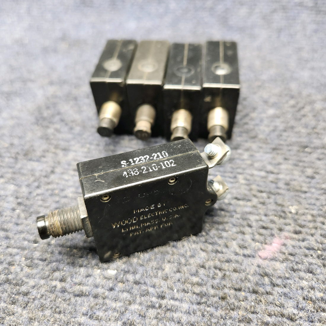 Used aircraft parts for sale, S1232-210 Wood Electric PUSH TO RESET CIRCUIT BREAKER 10A "PRICE PER EACH"