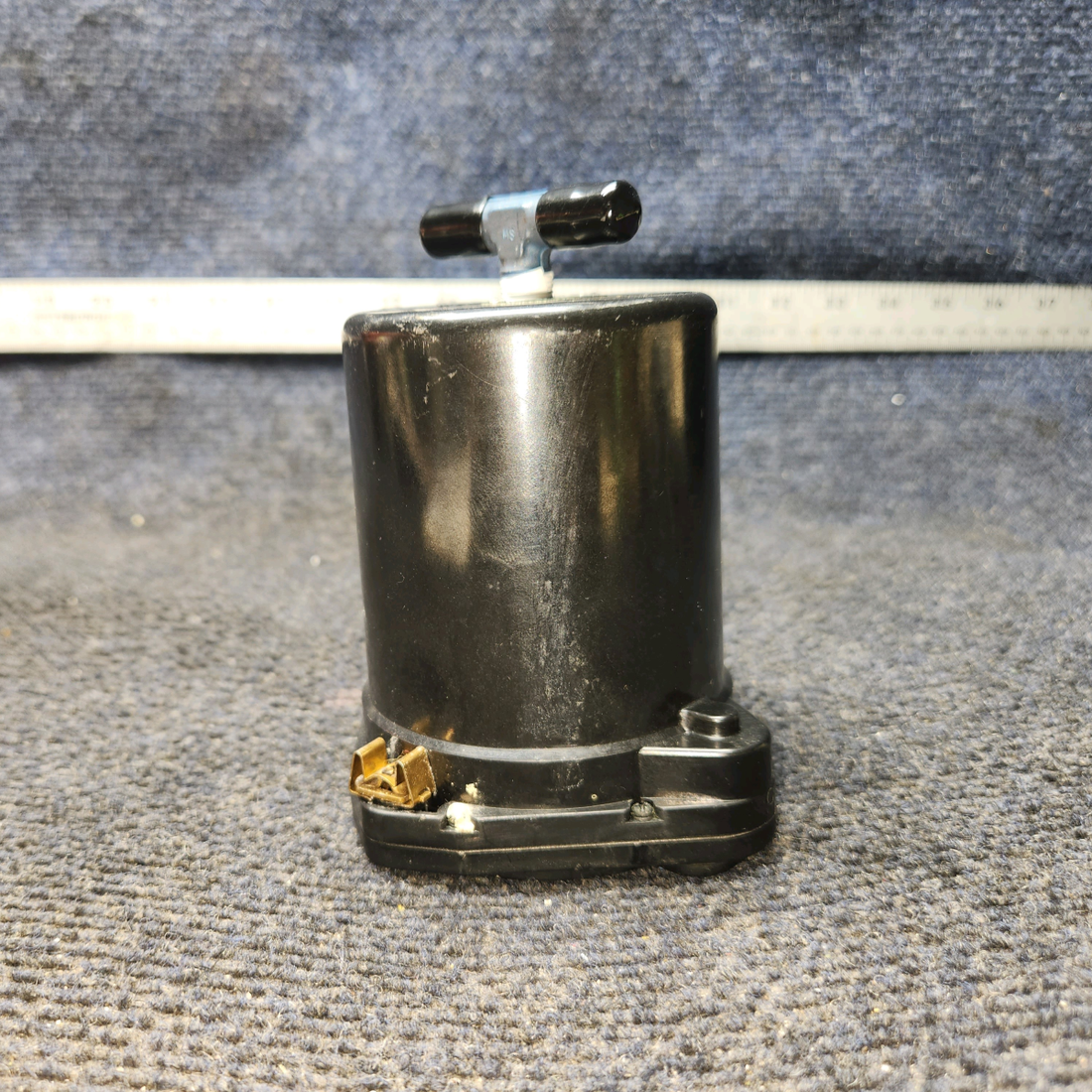 Used aircraft parts for sale, 7000 United Instruments Piper PA28-161 Vertical Speed Indicator - Code: C.26