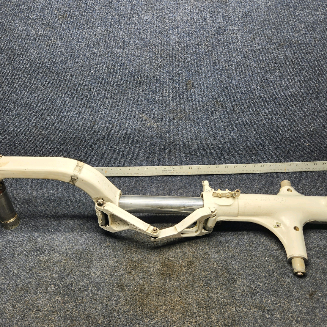 Used aircraft parts for sale, 96766-017 Piper PA32RT-300 MAIN GEAR STRUT ASSY RH W/ TORQUE LINKS