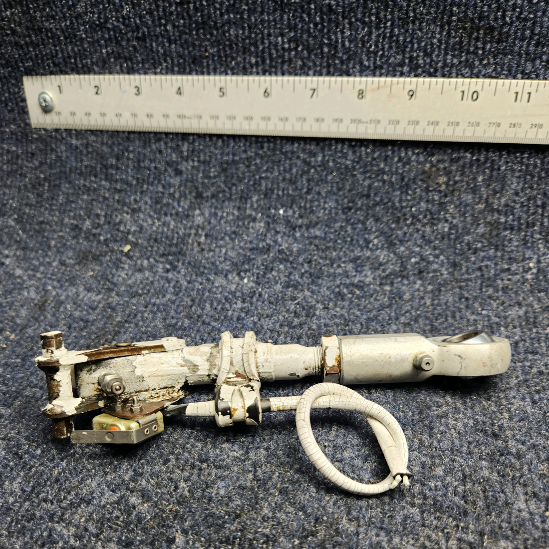 Used aircraft parts for sale, 67797-004 Piper PA32RT-300 LINK ASSEMBLY MAIN GEAR TRUSS RH W/ SWITCH (14-28V) RH