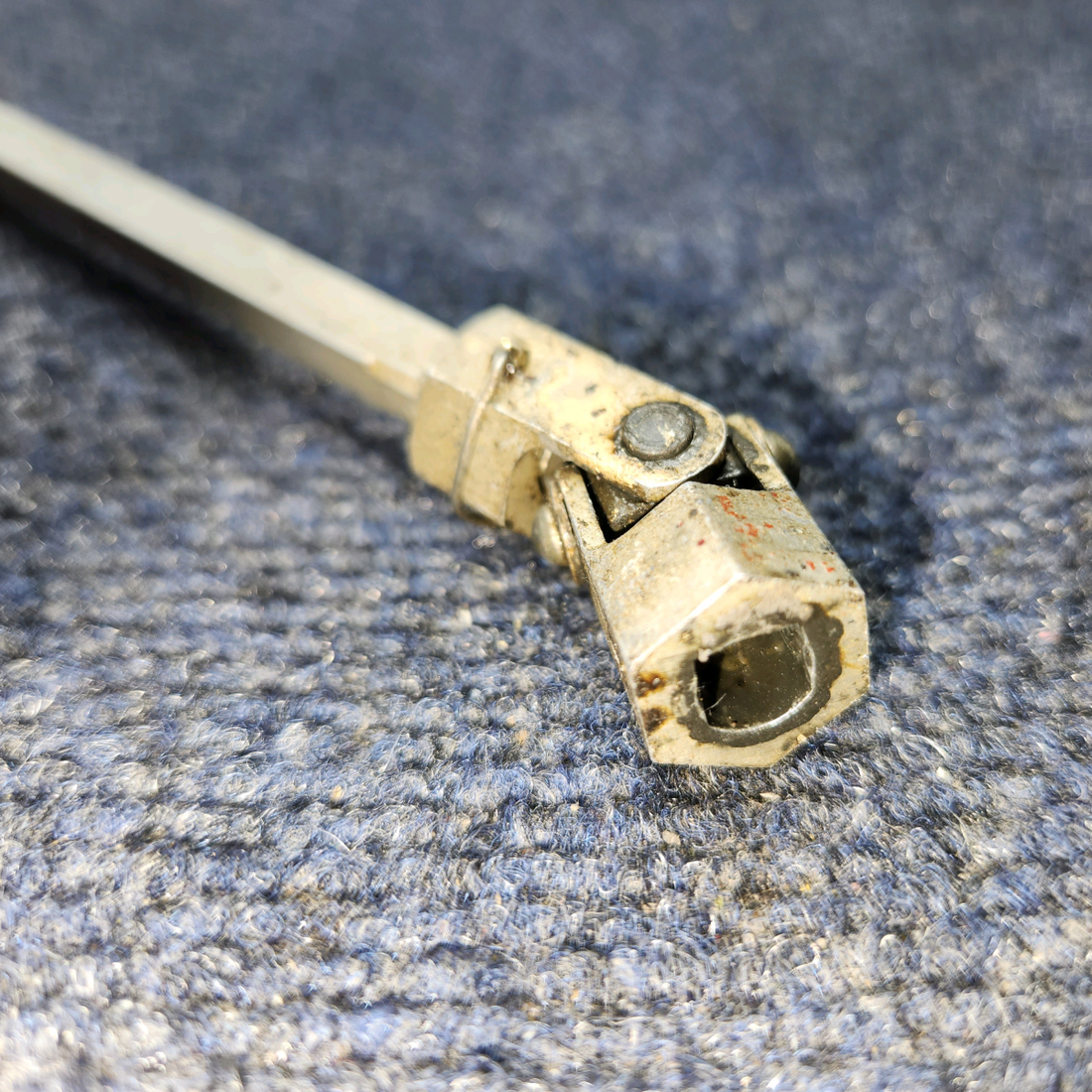 Used aircraft parts for sale, 2416001-200 Cessna 172RG GEAR ASSEMBLY FUEL SELECTOR