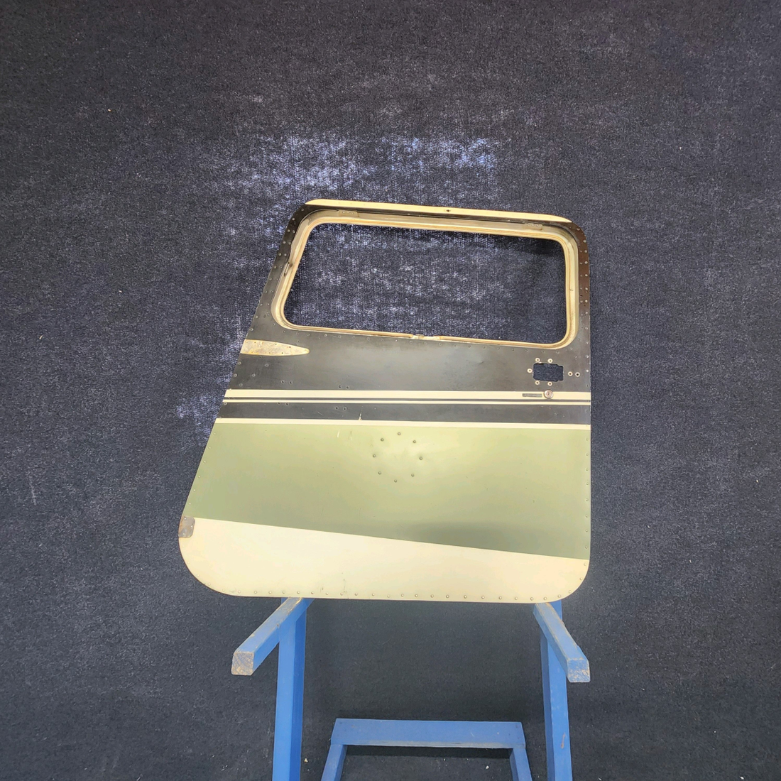 Used aircraft parts for sale, 0511460-49 CESSNA 172K LH CABIN DOOR STRUCTURE