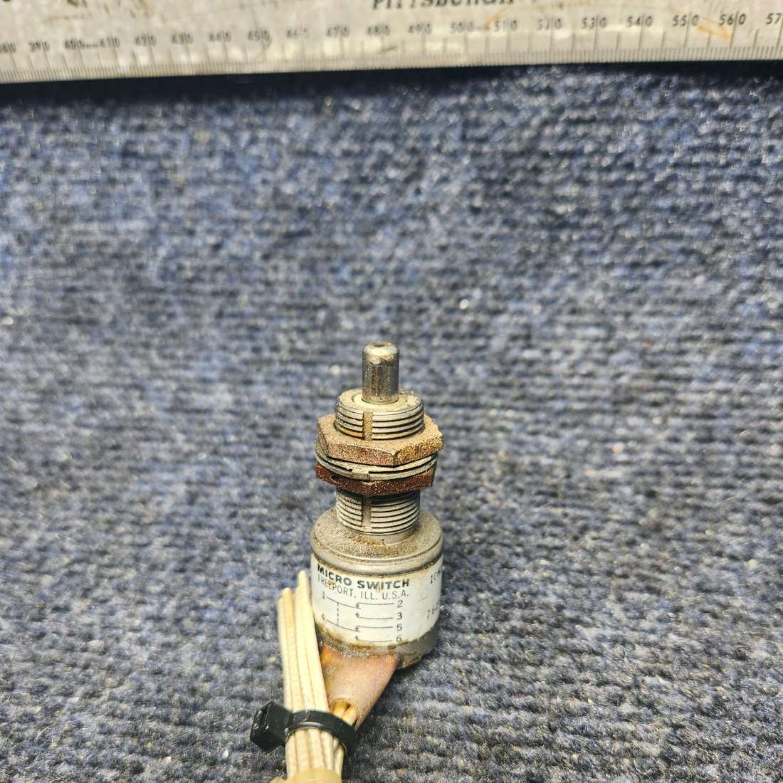 Used aircraft parts for sale, 1CH25 Beechcraft F33A LANDING GEAR LIMIT SWITCH (14-28V)