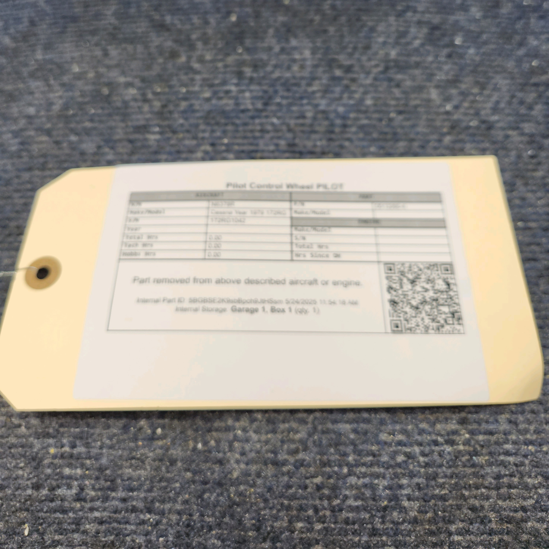 Used aircraft parts for sale, 0513260-4 Cessna 172RG Pilot Control Wheel PILOT