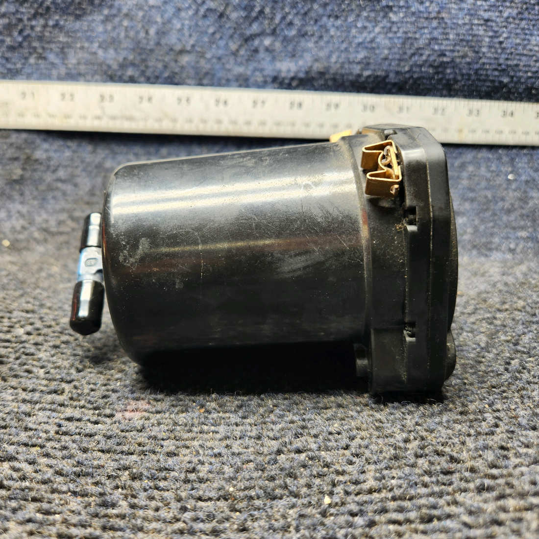 Used aircraft parts for sale, 7000 United Instruments Piper PA28-161 Vertical Speed Indicator - Code: C.26