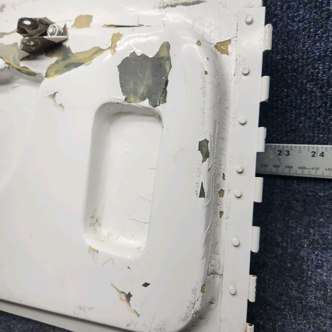 Used aircraft parts for sale, 7090-011 Piper PA32RT-300 RH MAIN GEAR DOOR ASSEMBLY