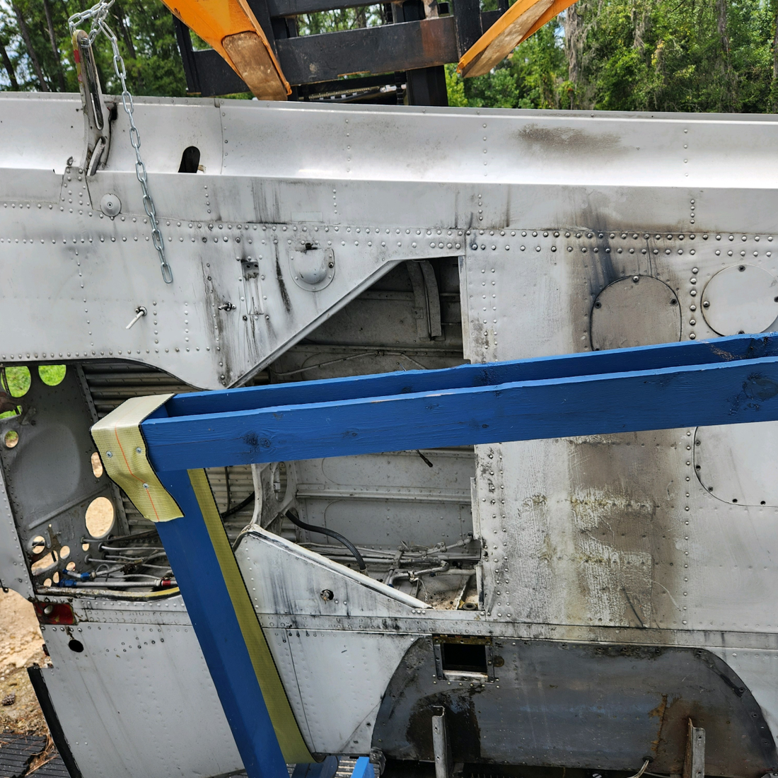 Used aircraft parts for sale, 96-110005-610 BEECHCRAFT 95-55B RH WING ASSY-"SEE PHOTOS FOR DETAIL" - SOLD COMPLETE OR PARTS OF WING.