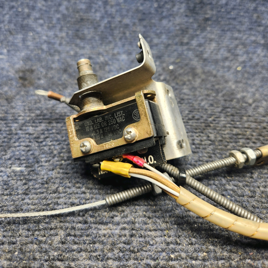Used aircraft parts for sale, 940122-501, 560249-035 Mooney M20K LANDING GEAR UP LIMIT SWITCH WITH BRACKET AND CABLE