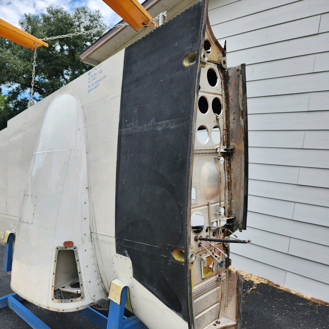 Used aircraft parts for sale, 96-110005-610 BEECHCRAFT 95-55B RH WING ASSY-"SEE PHOTOS FOR DETAIL" - SOLD COMPLETE OR PARTS OF WING.