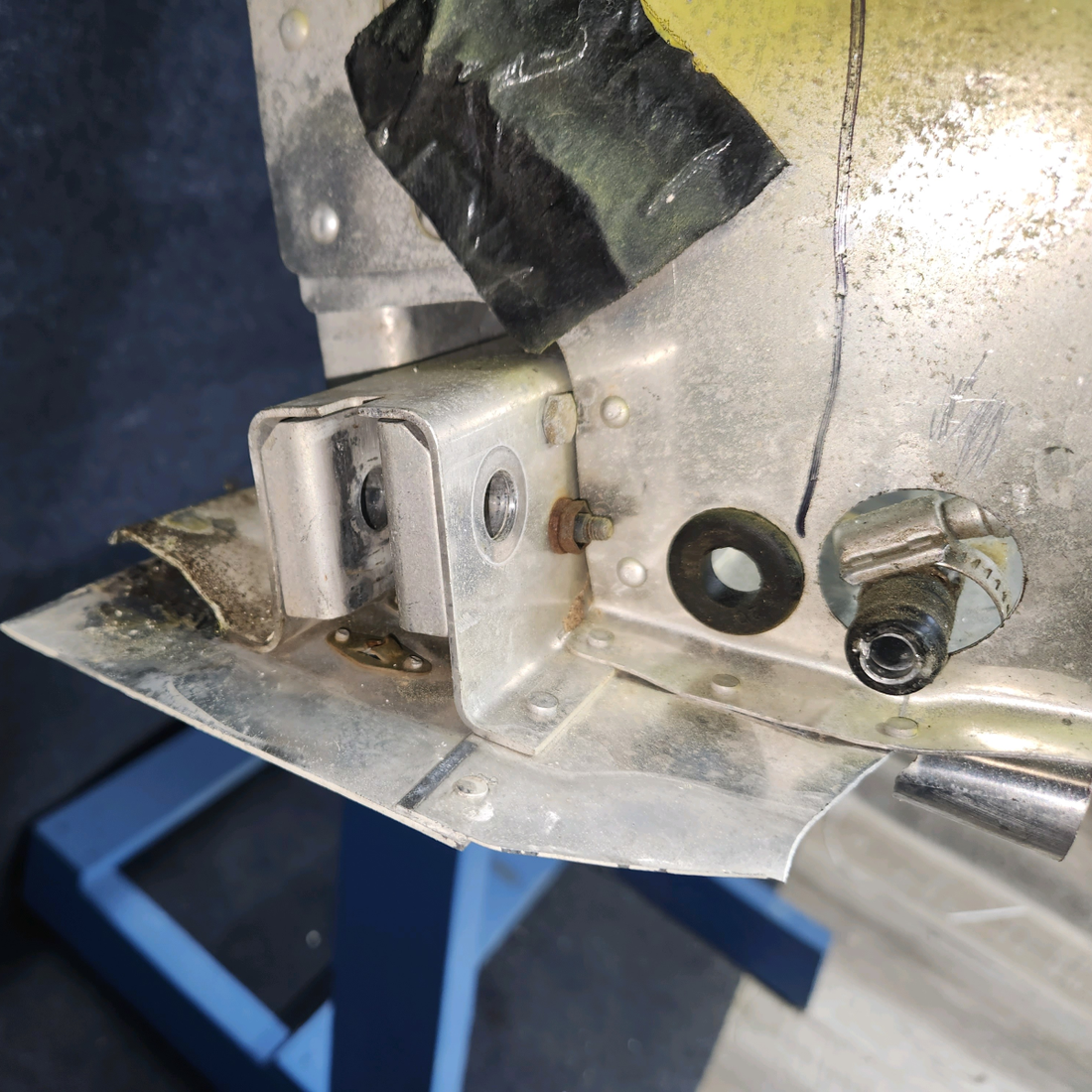 Used aircraft parts for sale, 0511162-5 CESSNA 172K FUSELAGE CENTER SECTION FWD SPAR