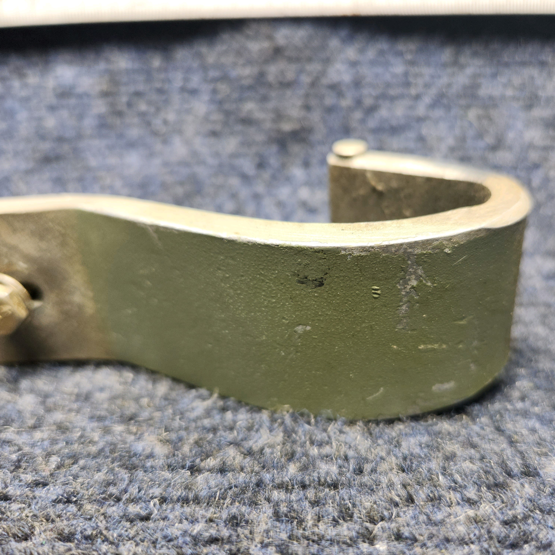 Used aircraft parts for sale, 0711102 CESSNA 172K BAGGAGE DOOR HINGE ASSEMBLY