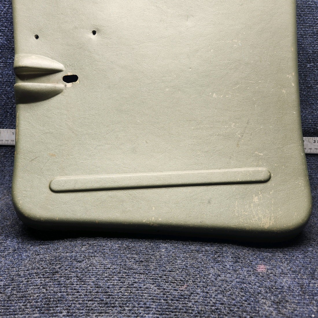 Used aircraft parts for sale, 0715079-7 CESSNA 172K BAGGAGE DOOR COVER