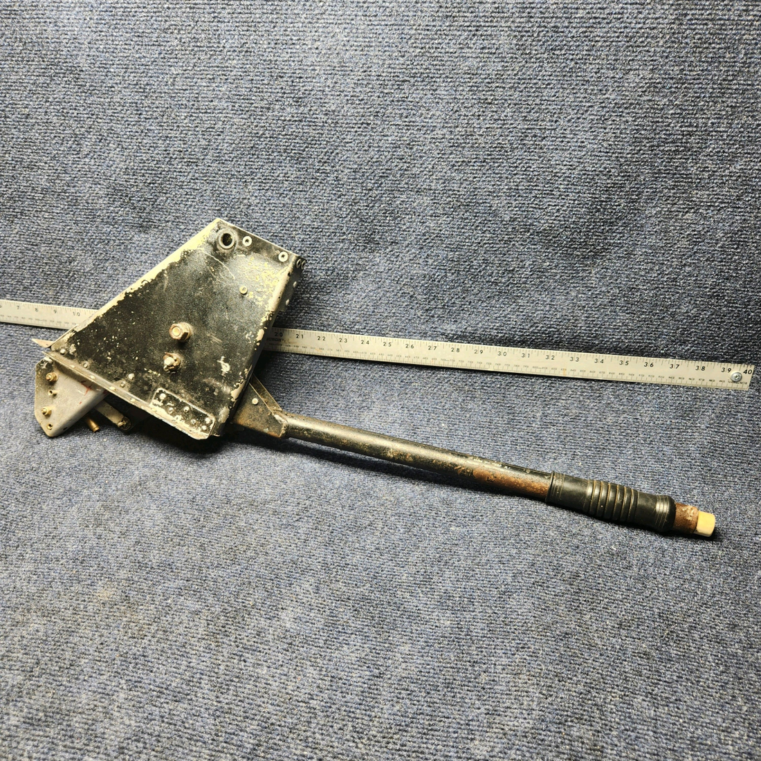 Used aircraft parts for sale, 169-524000-603 Beechcraft C23 SUNDOWNER FLAP CONTROL ASSEMBLY W/ HANDLE