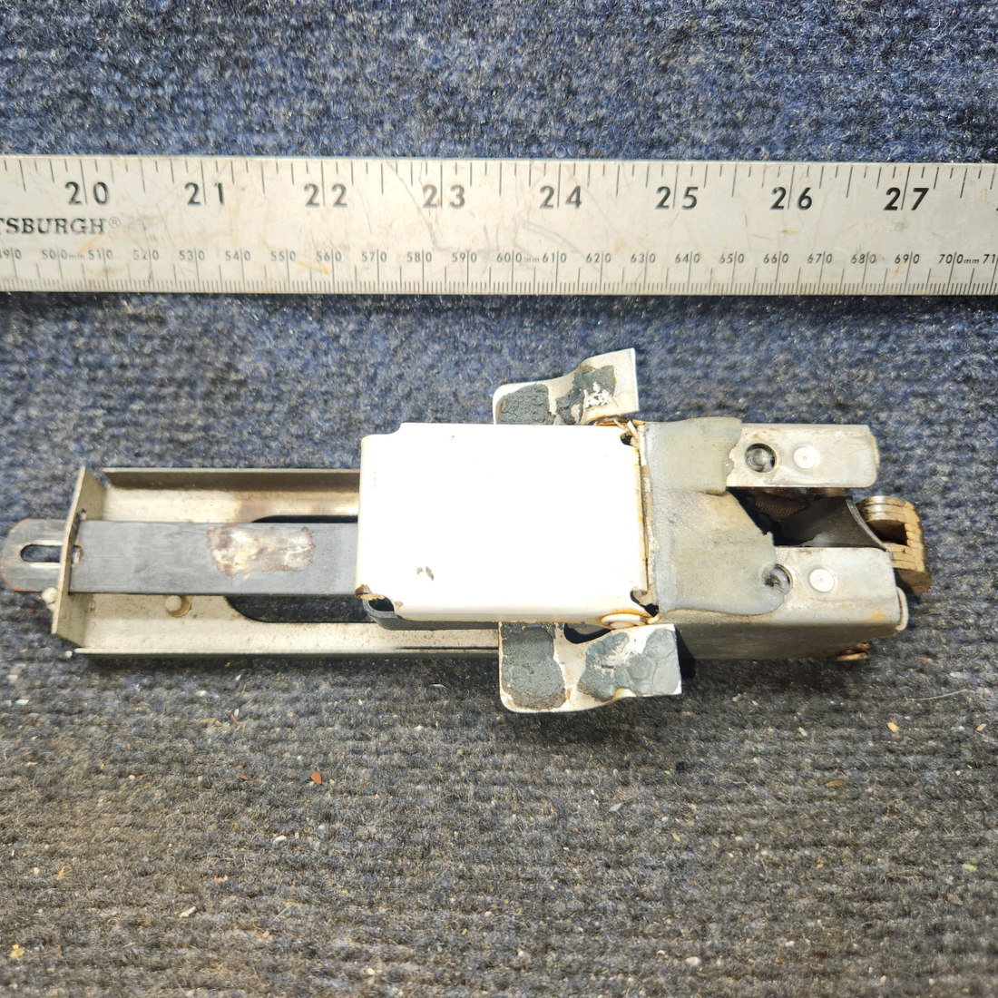 Used aircraft parts for sale, 68188-000 Piper Pa-28 Door Latch Assy