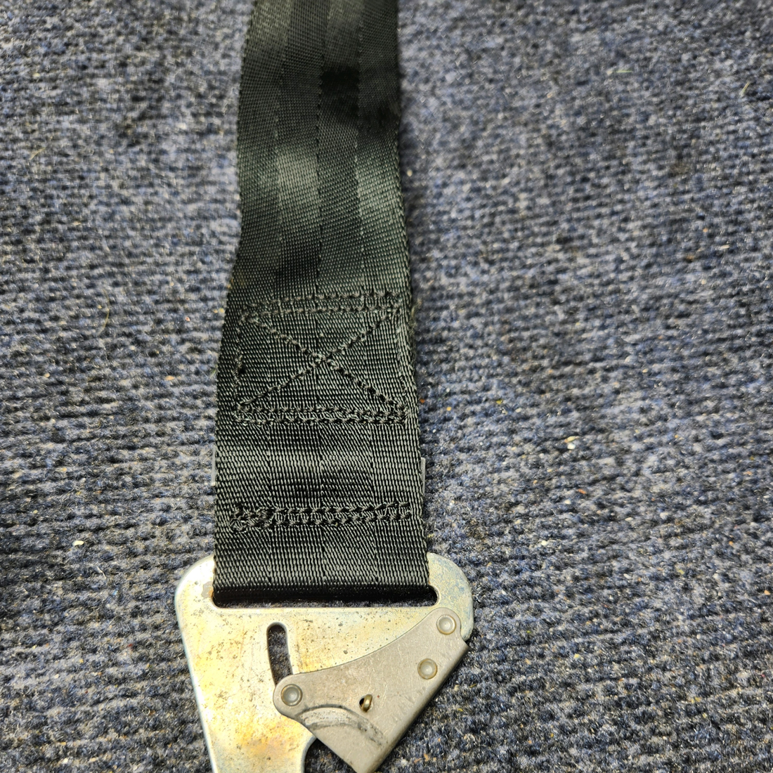 Used aircraft parts for sale, FDC-5900-150-2 Davis Aircraft Products Mooney M20J SEATBELT MOONEY REAR SEAT (BLACK)