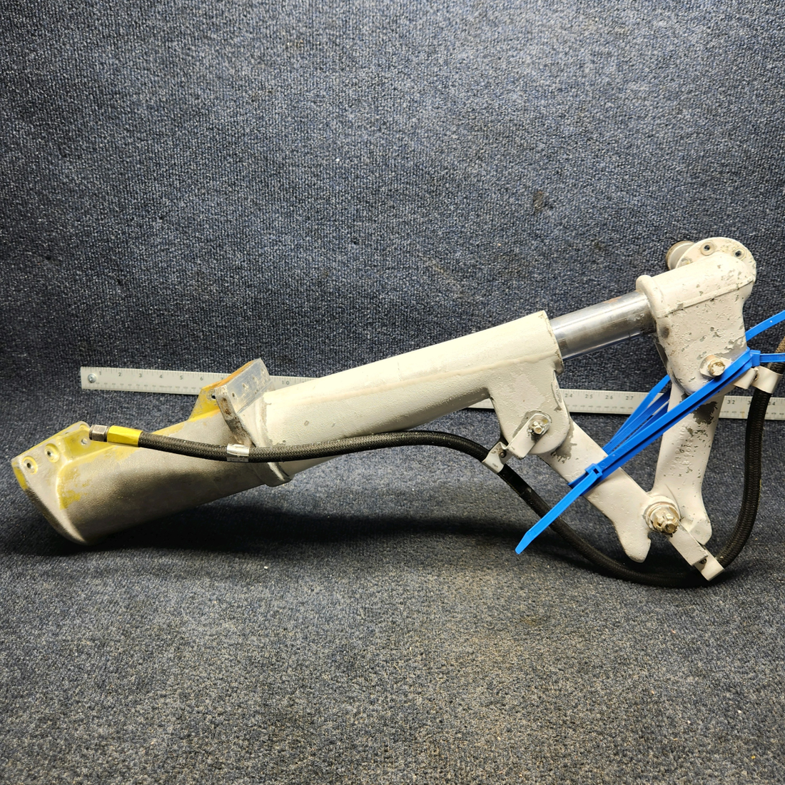 Used aircraft parts for sale, 35644-902 PIPER PA28-140 MAIN LANDING GEAR ASSEMBLY LH