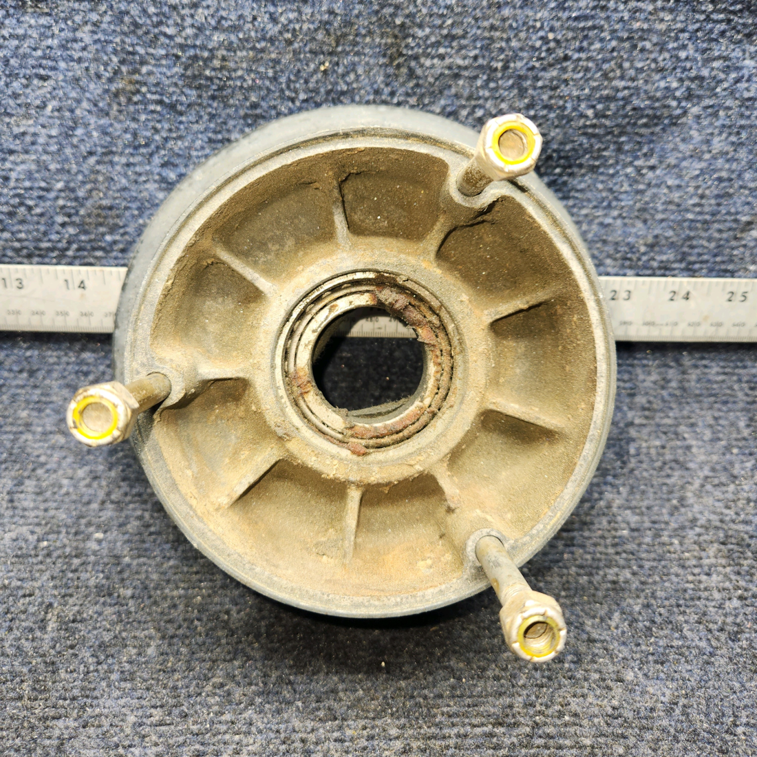 Used aircraft parts for sale, 40-86 Cleveland CESSNA C172RG 6.00-6 OUTER WHEEL HALF "SANDBLASTED"