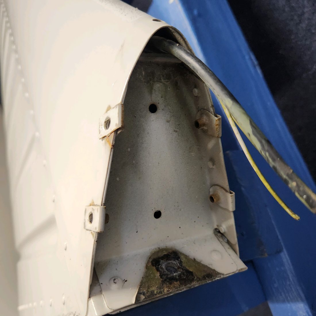 Used aircraft parts for sale, 63500-008 PIPER PA28-140 VERTICAL FIN ASSEMBLY