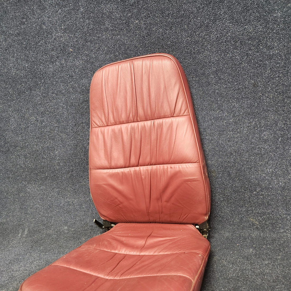 Used aircraft parts for sale, 96827-034 Piper PA32RT-300 PASSENGER SEAT CENTER RH REAR FACING