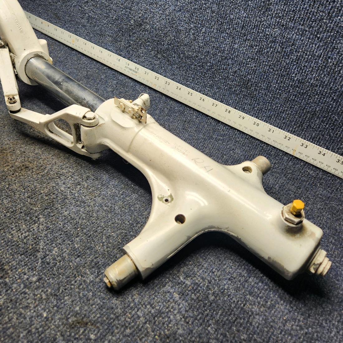 Used aircraft parts for sale, 96766-017 Piper PA32RT-300 MAIN GEAR STRUT ASSY RH W/ TORQUE LINKS