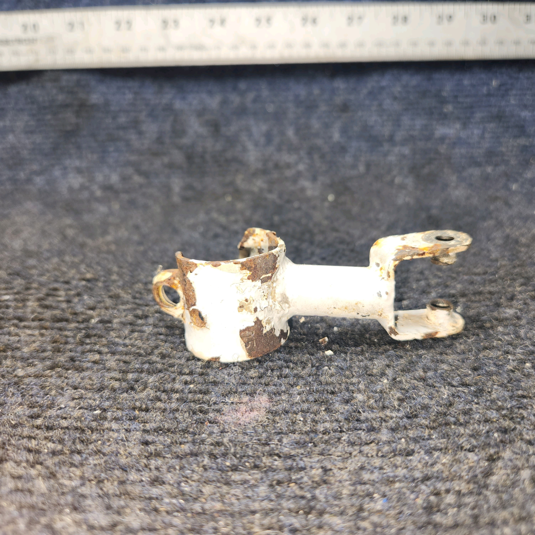 Used aircraft parts for sale, 550015-001 Mooney M20J Suport Main Landing Gear Rear