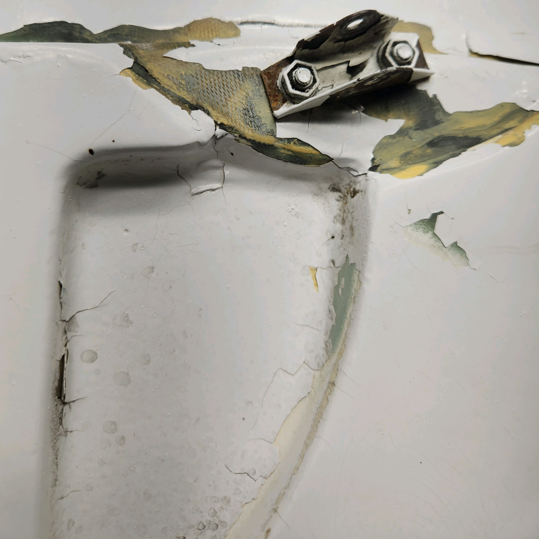 Used aircraft parts for sale, 7090-011 Piper PA32RT-300 RH MAIN GEAR DOOR ASSEMBLY