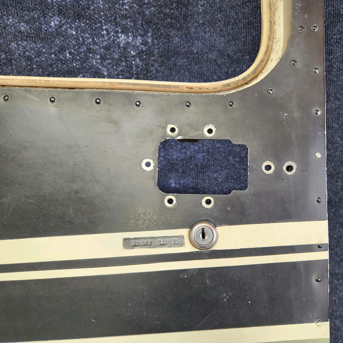 Used aircraft parts for sale, 0511460-49 CESSNA 172K LH CABIN DOOR STRUCTURE