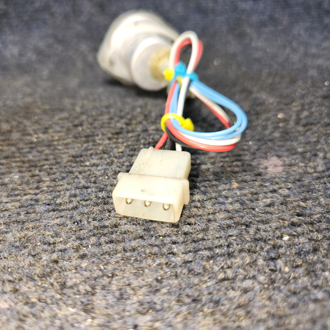 Used aircraft parts for sale, 02‑0350034‑00 WHELEN A506 Mooney M20J Strobe Light Flash Tube Assembly