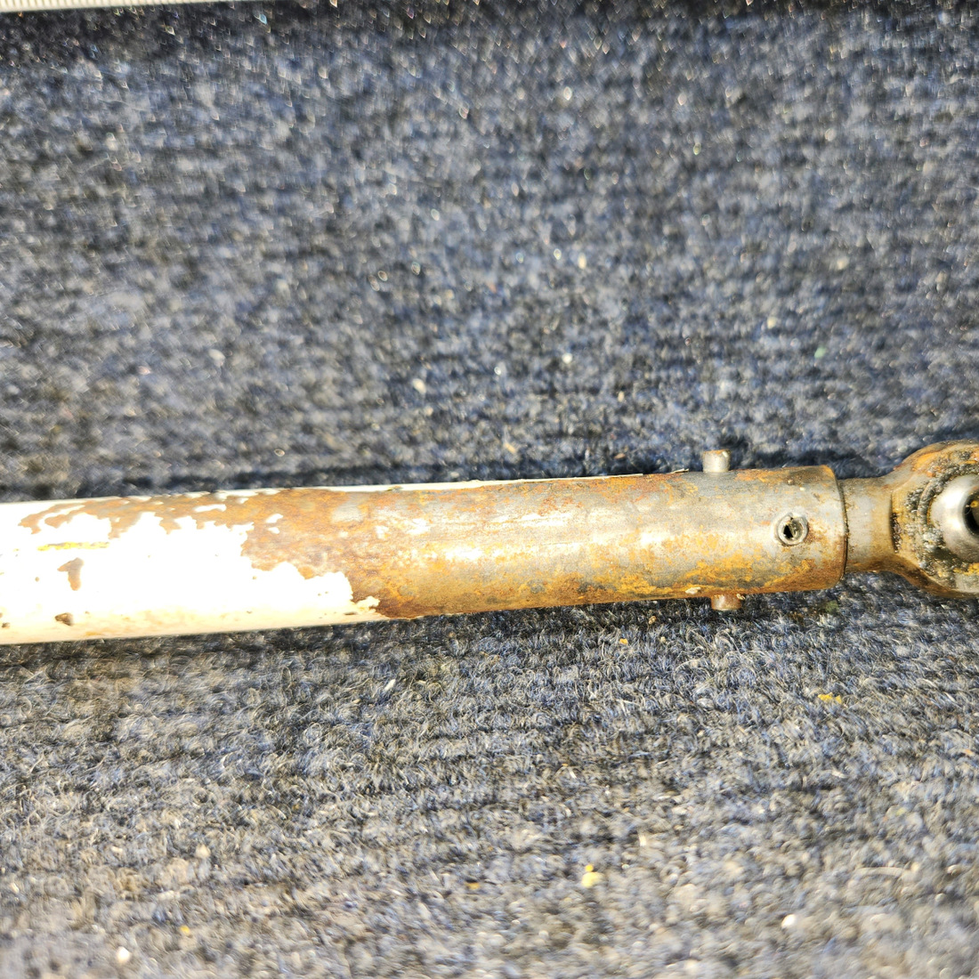 Used aircraft parts for sale, 560034-000 Mooney M20J Main Landing Gear Retract Tube Assembly – LH/RH