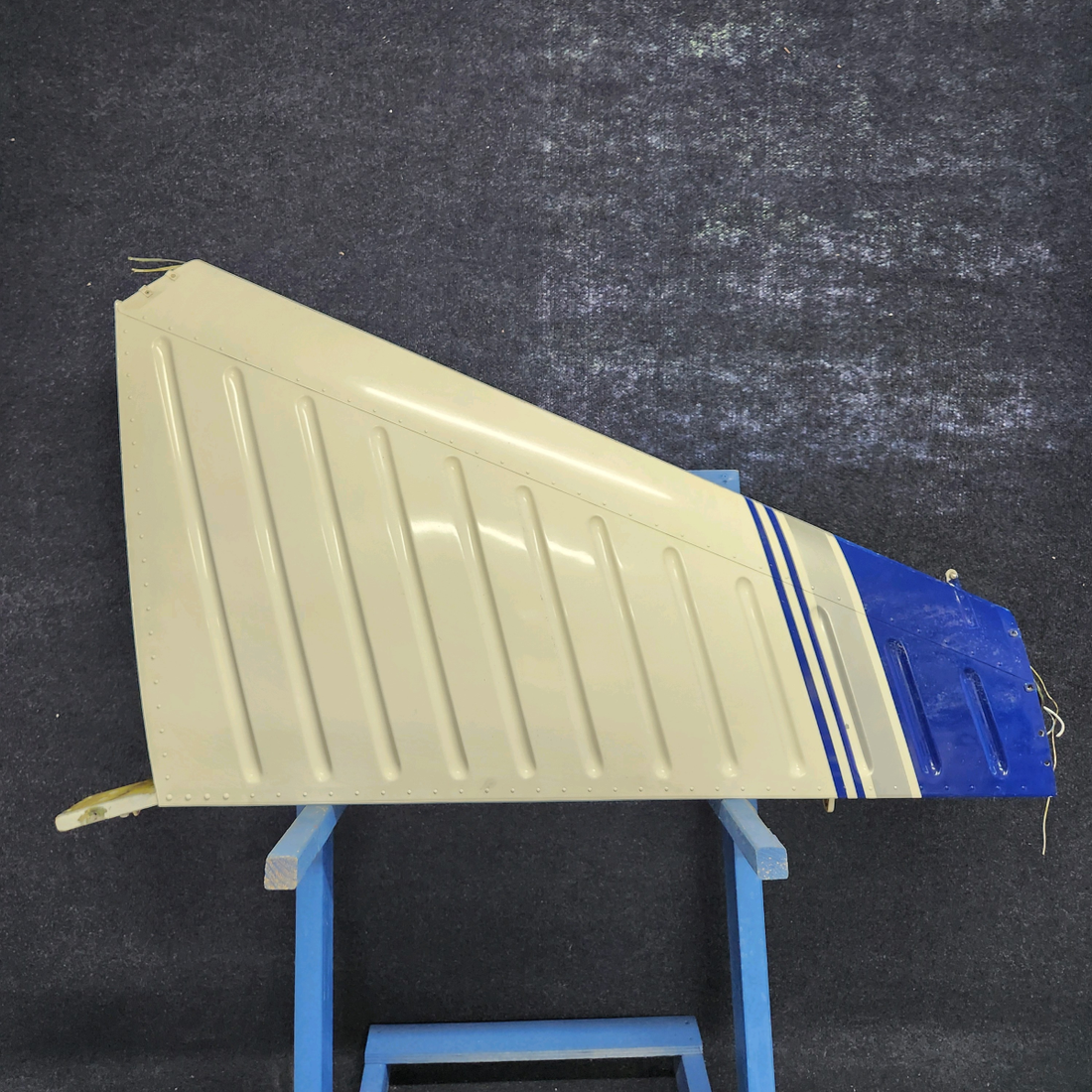 Used aircraft parts for sale, 63500-008 PIPER PA28-140 VERTICAL FIN ASSEMBLY