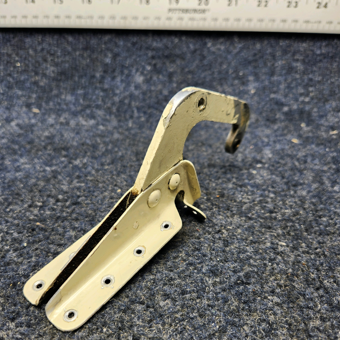 Used aircraft parts for sale, 35-410077-12 BEECHCRAFT F35 NOSE GEAR DOOR HINGE AFT