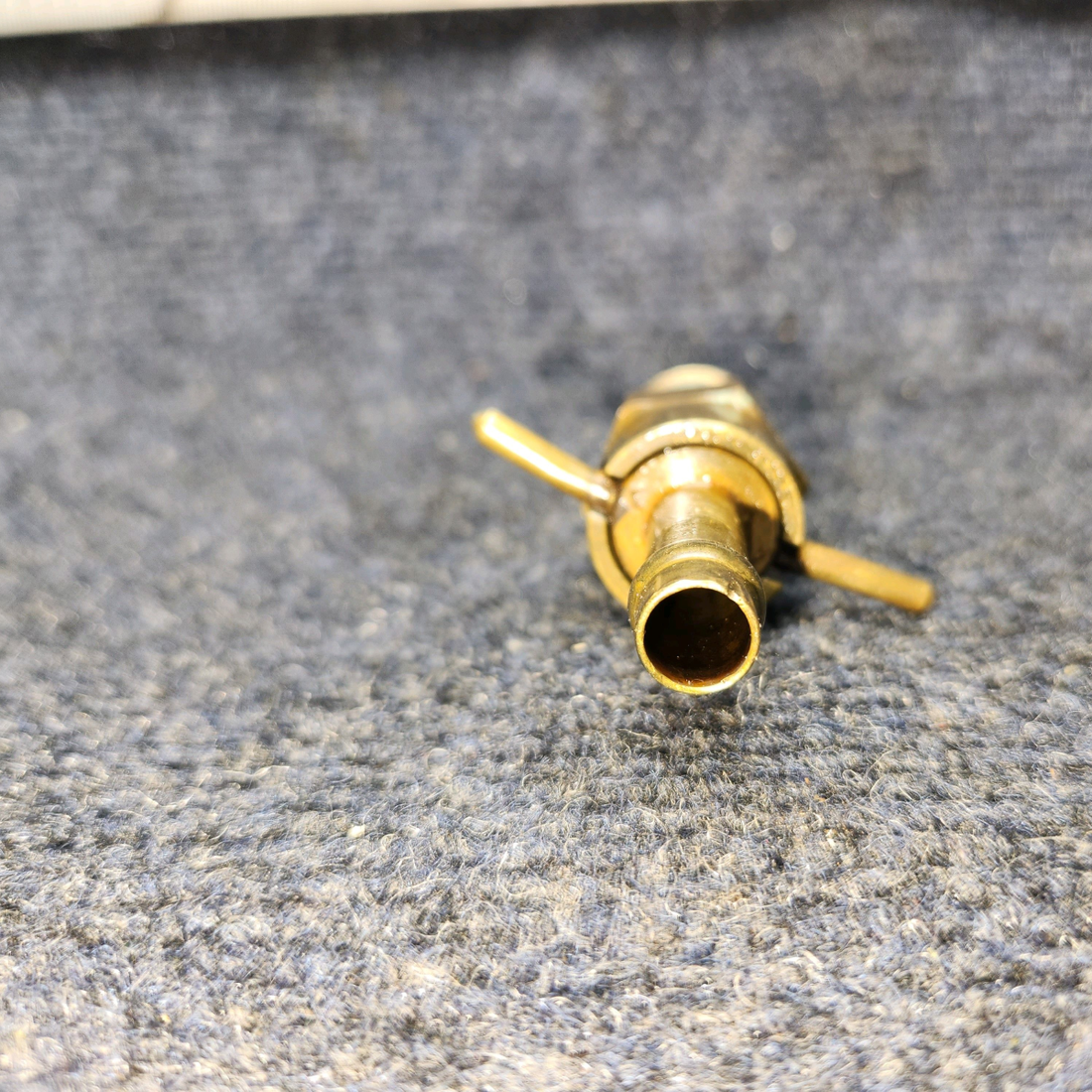 Used aircraft parts for sale, CCB-37000 CESSNA 172K CURTIS HOSE VALVE ASSEMBLY OIL DRAIN