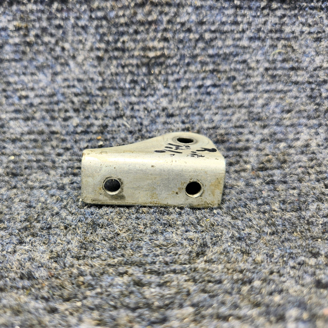Used aircraft parts for sale, 0510205-3 CESSNA 172K SEAT BELT BRACKET RH INBD, LH OUTBD "PRICE PER EACH"