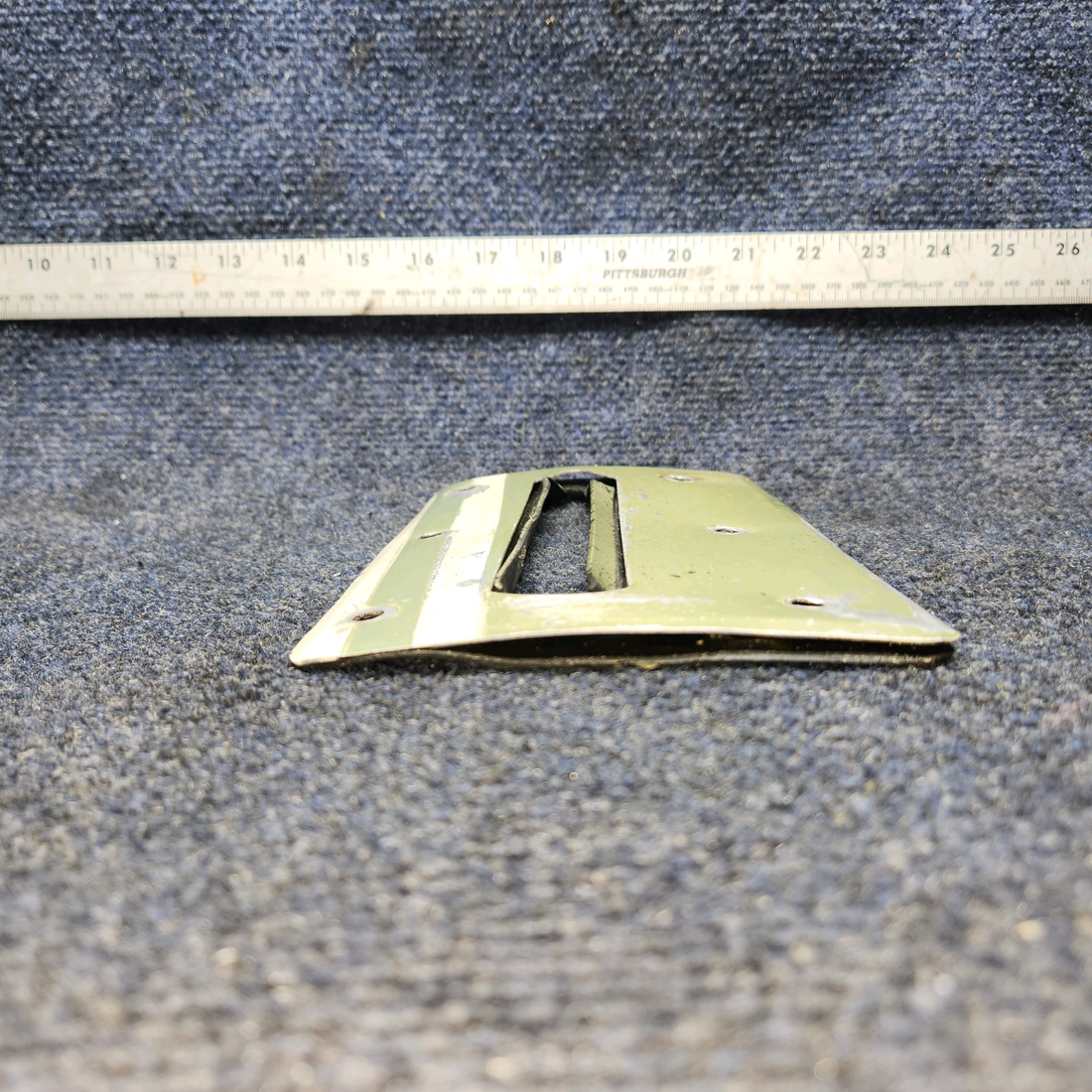 Used aircraft parts for sale, 0511071-3 CESSNA 172K LANDING GEAR FILLET PLATE LH