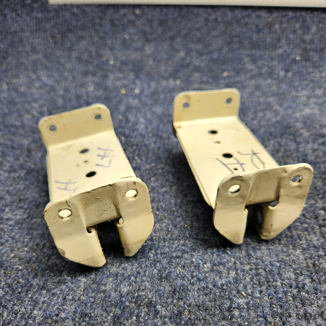 Used aircraft parts for sale, 35-135025-36 BEECHCRAFT F35 AILERON HINGE INBOARD LH OR RH 'PRICE PER EACH"