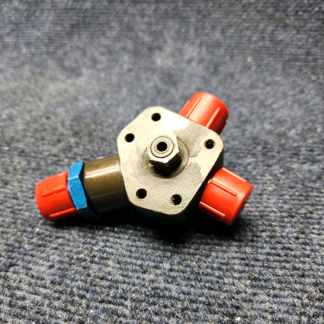 Used aircraft parts for sale, 9851067-7 CESSNA C172RG FUEL SELECTOR VALVE ASSEMBLY