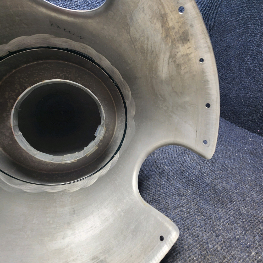 Used aircraft parts for sale, C3532-5P Beechcraft F33A HARTZELL 3 BLADE SIMITAR SPINNER DOME (60 HRS SINCE NEW)
