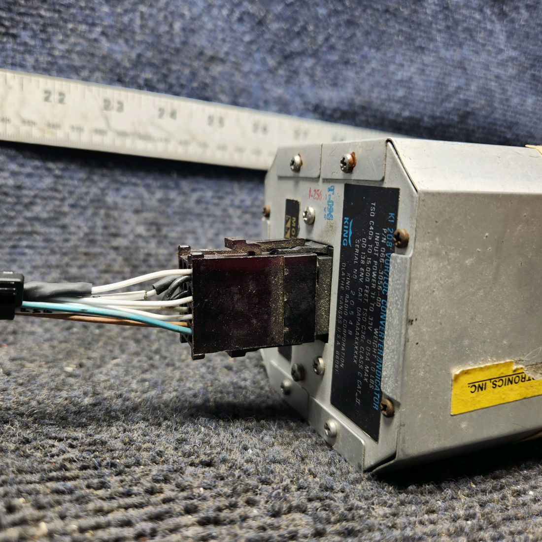 Used aircraft parts for sale, 066-3056-00 Bendix King KI-208 Piper PA28-161 VOR / LOG Indicator W Connector