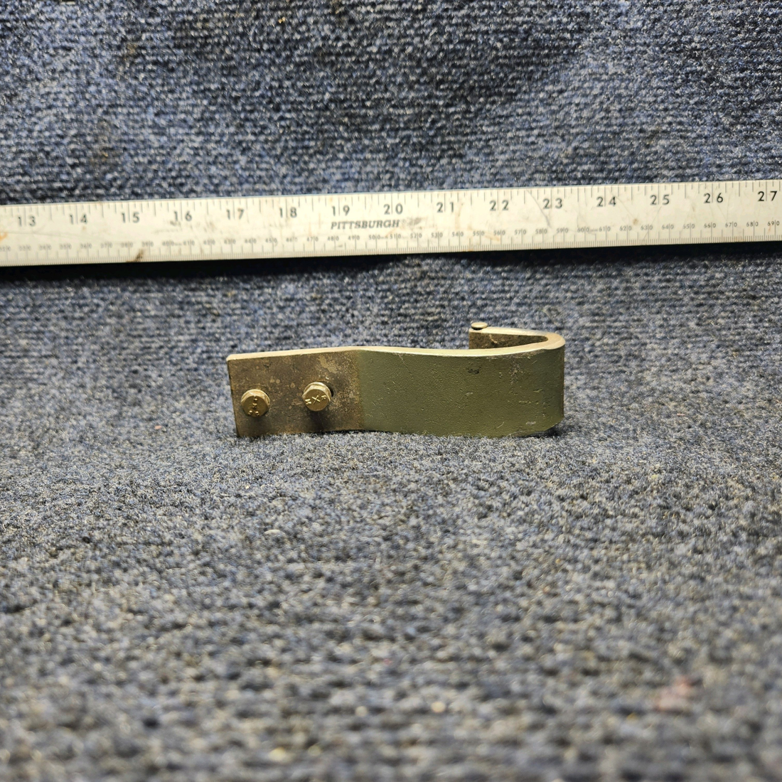 Used aircraft parts for sale, 0711102 CESSNA 172K BAGGAGE DOOR HINGE ASSEMBLY