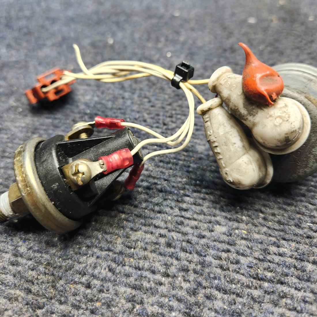 Used aircraft parts for sale, S-76073-35 PIPER PA28-161 Warrior III HOBBS CORP VALVE SOLENOID ASSEMBLY