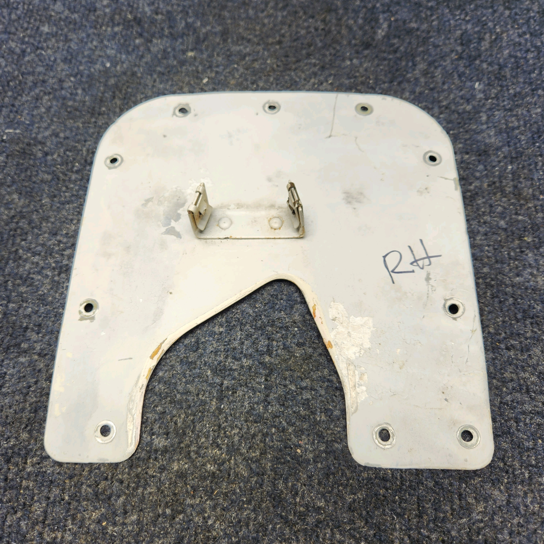 Used aircraft parts for sale, 65688-001 PIPER PA28-140 MAIN LANDING GEAR PLATE ASSY RH