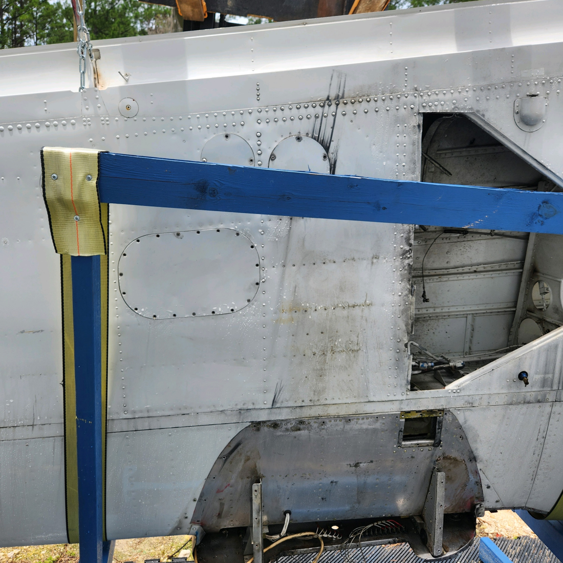 Used aircraft parts for sale, 96-110005-609 BEECHCRAFT 95-55B LH WING ASSY-"SEE PHOTOS FOR DETAIL" - SOLD COMPLETE OR PARTS OF WING.