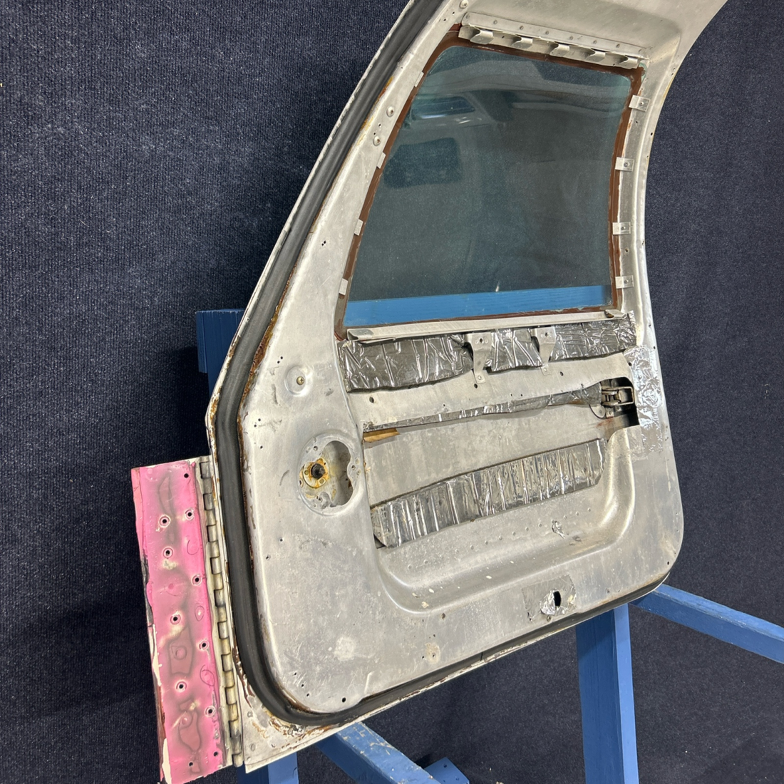 Used aircraft parts for sale, 340124-513 PIPER- CESSNA-BEECH- MOONEY VARIOS CABIN DOOR ASSY MOONEY M20J