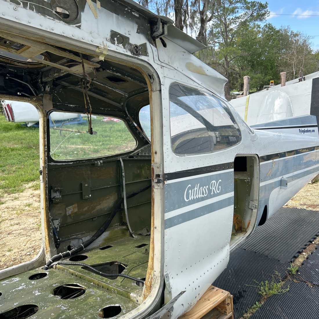 Used aircraft parts for sale, N9795B Cessna 172RG FUSSELAGE -DATA PLATE-LOOK BOOKS S/N 172RG1042