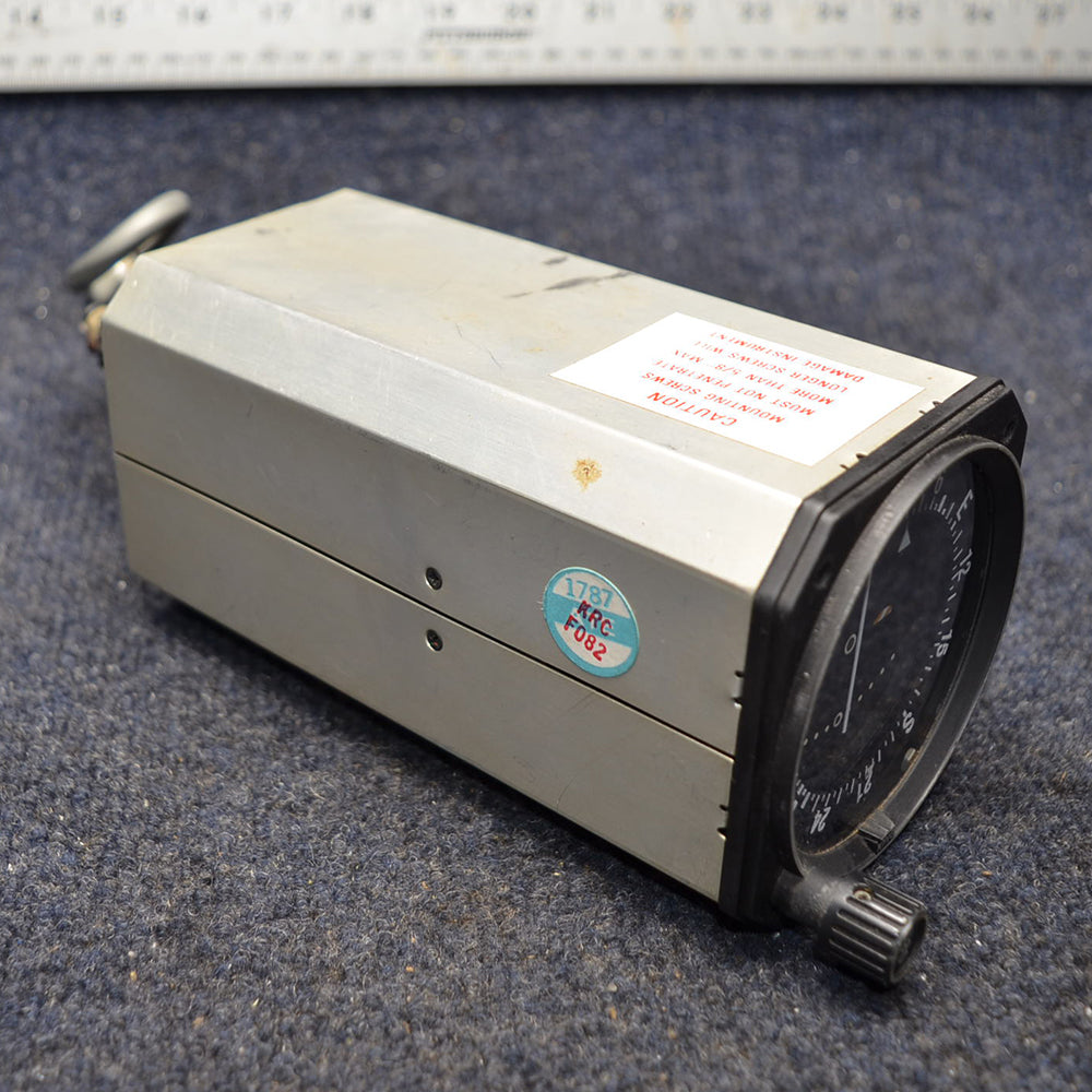 Used aircraft parts for sale 066-3056-00 BEECHCRAFT 95-B55 KING KI-208 VOR / LOG INDICATOR W CONNECTOR